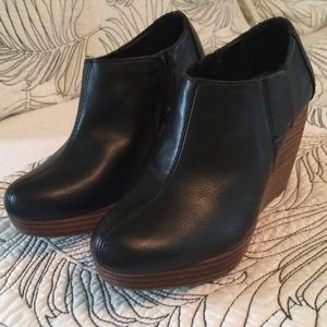 Like new Dr. Scholls booties!